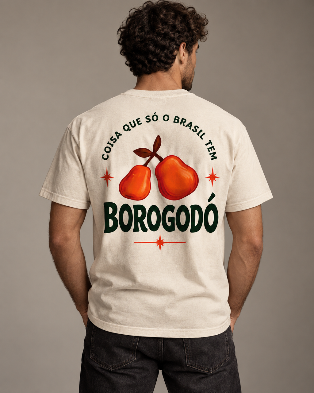 T-shirt Borogodó — mockup com modelo — costas